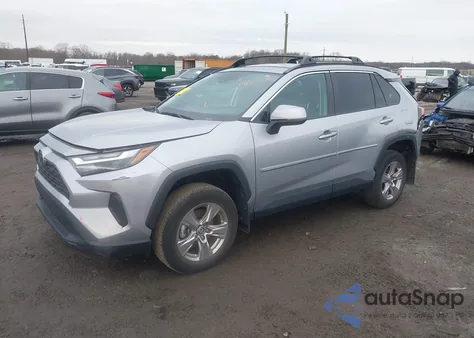 2023 Toyota Rav4 Xle z USA, uszkodzony, nr VIN 2T3P1RFV9PC380403